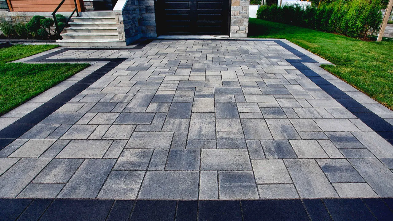 Jak wybrać najlepszą zaprawę pod kostkę brukową i uniknąć błędów przy układaniu