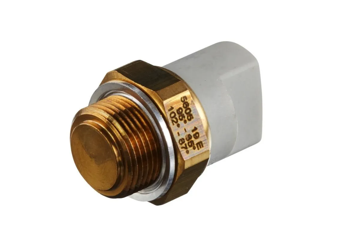 Objawy uszkodzenia przełącznika termicznego wentylatora chłodnicy, które mogą zagrażać silnikowi