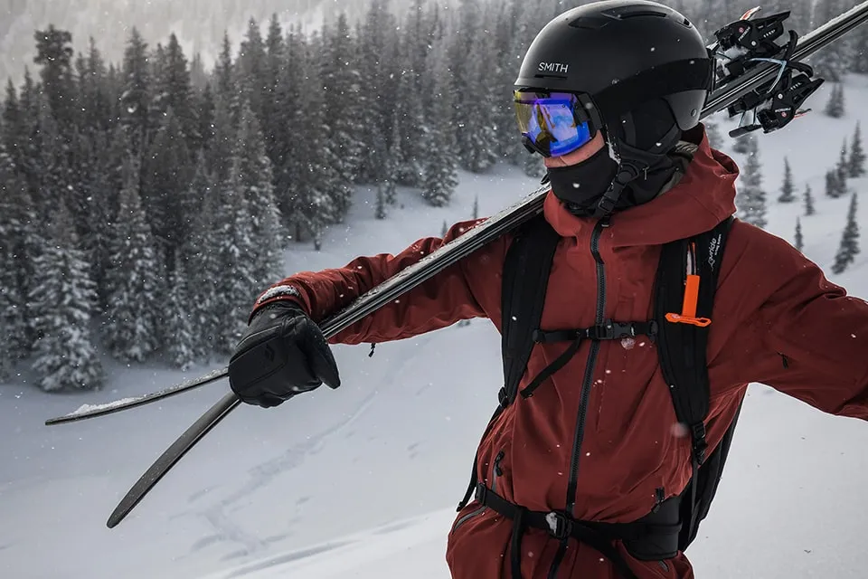 Jak wybrać najlepszą kominiarkę na zimowe wyprawy?