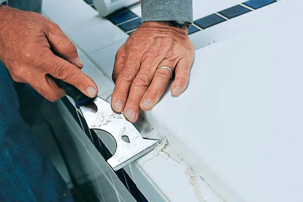 Skuteczne sposoby na usunięcie silikonu z paneli i ochrona ich powierzchni