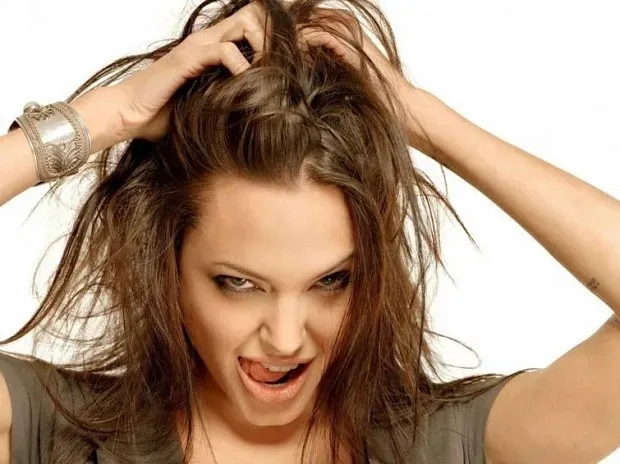 Jaka uroda podoba się facetom? Odkryj cechy, które przyciągają mężczyzn