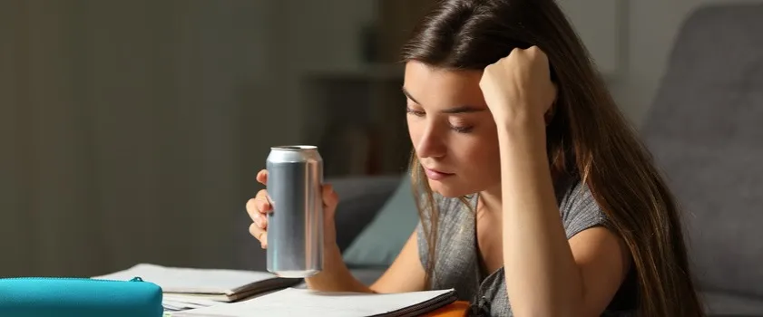 Czy energetyki tuczą? Odkryj, jak wpływają na Twoją wagę