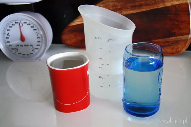 400g mąki: Ile szklanek? Dokładne przeliczniki i porady bez wagi