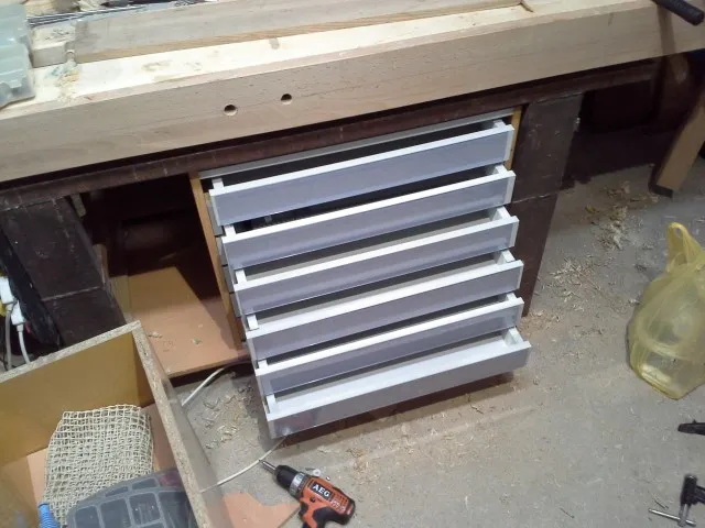 Jak samemu zrobić szafkę narzędziową bez zbędnych problemów