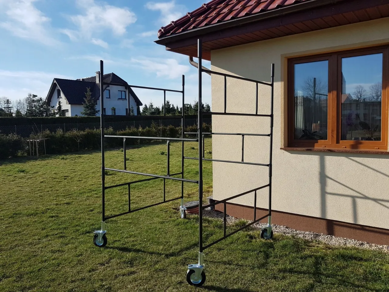 Rusztowanie warszawskie: jak wysokość ramki wpływa na bezpieczeństwo