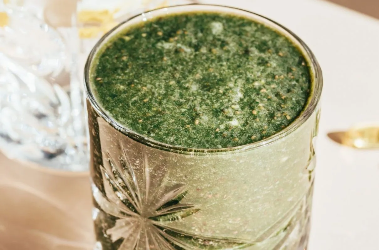 Jak przygotować zdrowy koktajl z pokrzywą - przepisy i korzyści