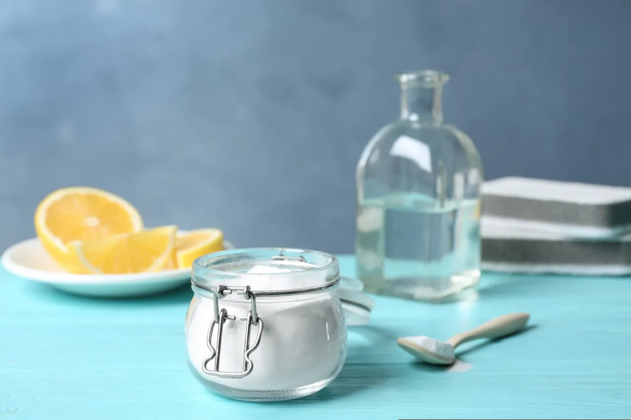 Jak usunąć plamy z oliwy - skuteczne metody, które naprawdę działają