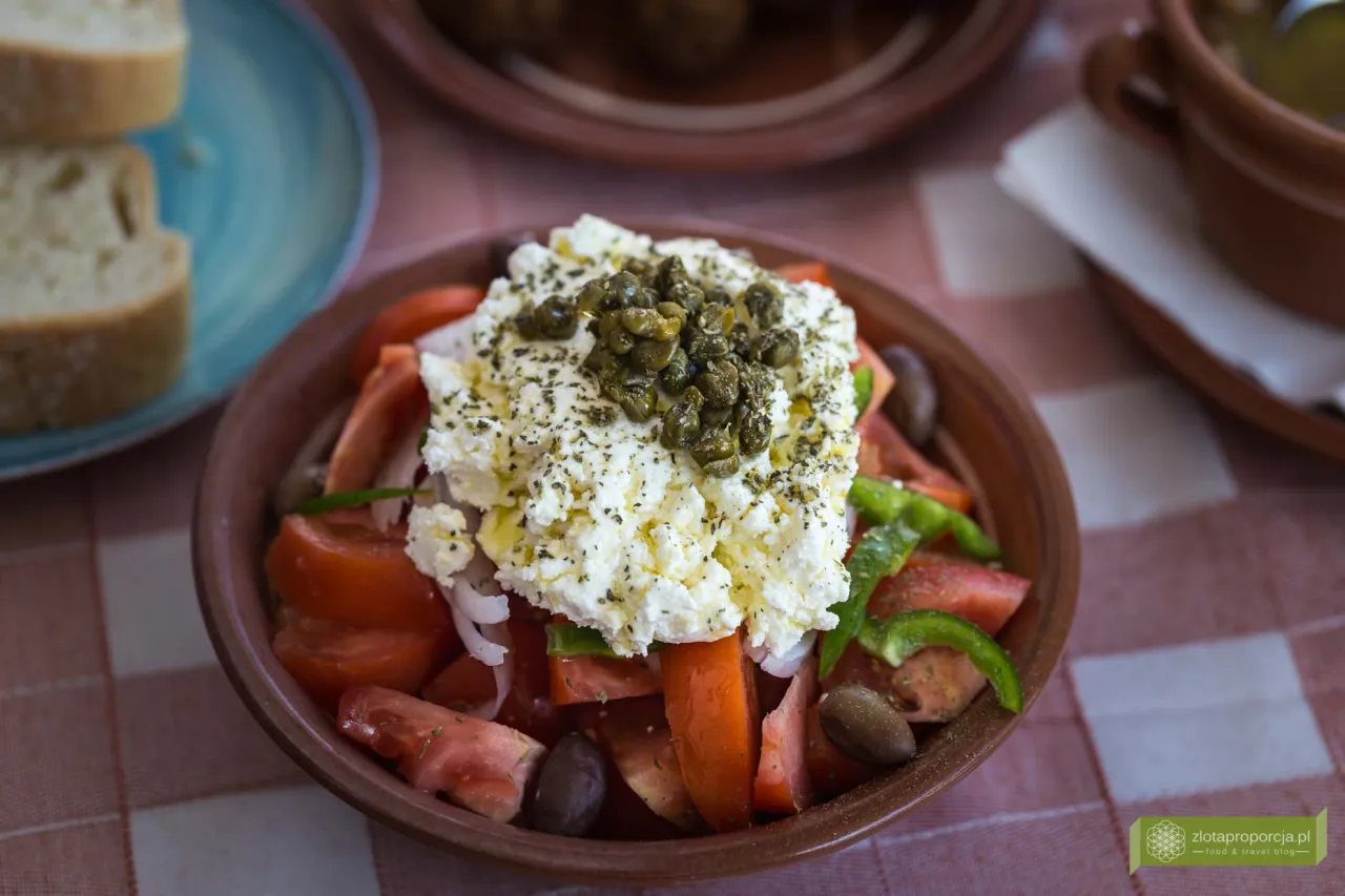 Feta do sałatki greckiej: Wybierz PDO i smakuj jak w Grecji!