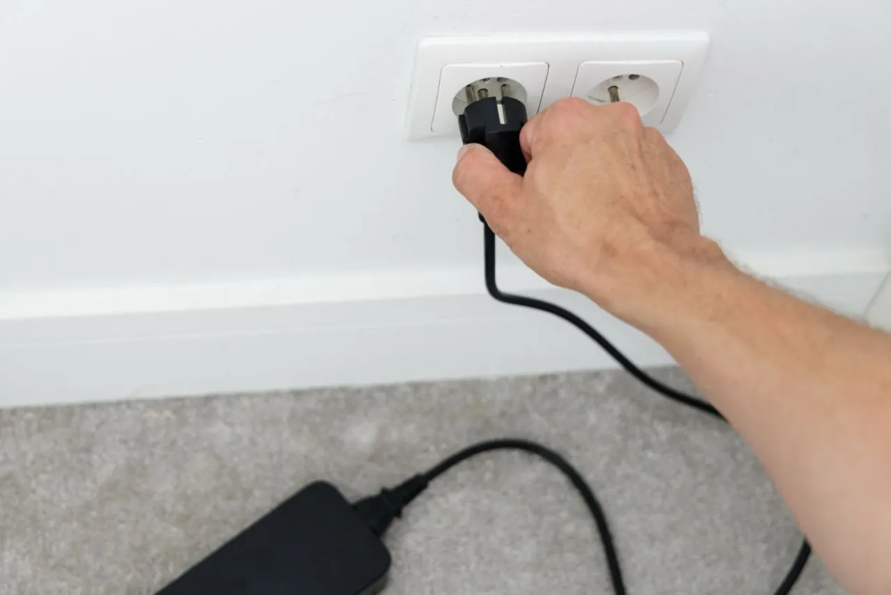 Jak włączyć korki: proste sposoby na przywrócenie prądu w domu