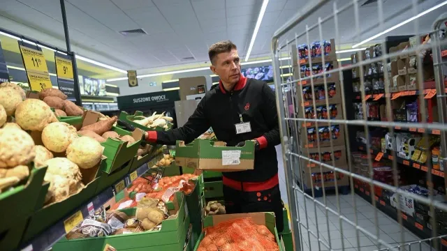 Gdzie Petru? Zaskakujące informacje o jego pracy w Biedronce