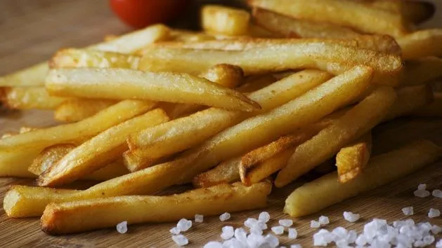 Przyprawianie frytek: Odkryj sekrety idealnego smaku!