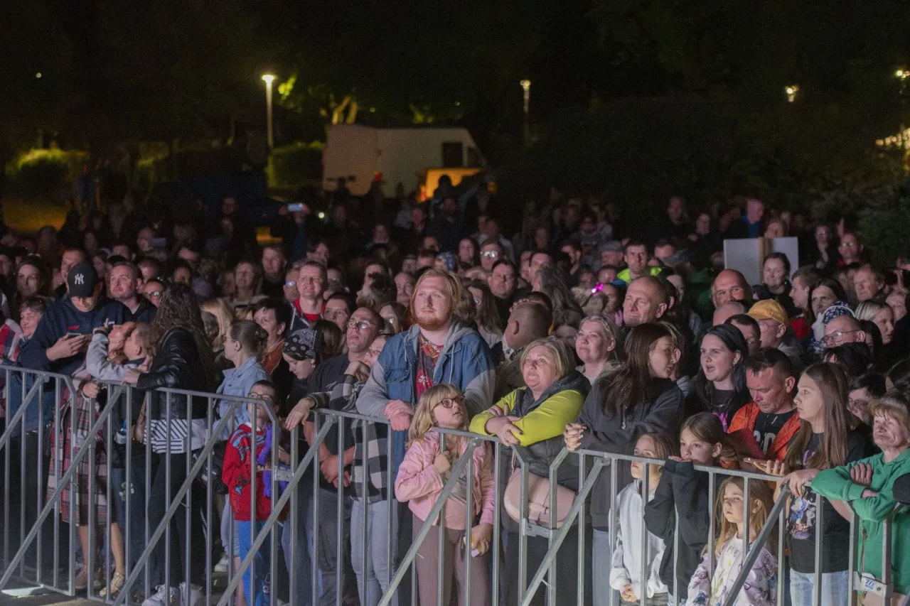 Ile trwa koncert iry? Poznaj długość występów i co ją wpływa