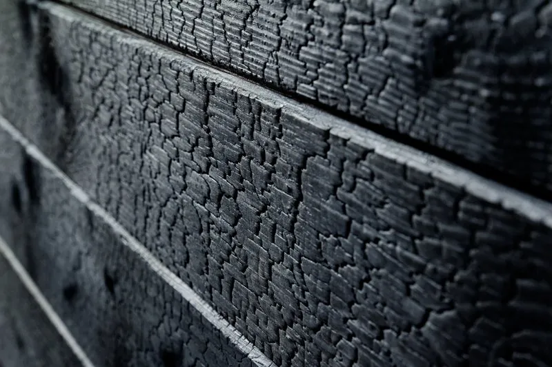 Deski elewacyjne opalane - najpopularniejszy wygląd lata 2022