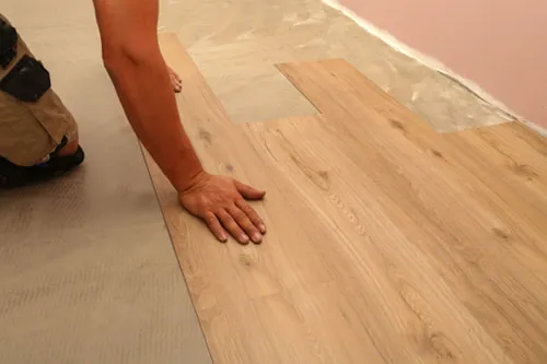 Panele winylowe z czego są zrobione? Odkryj ich skład i zalety