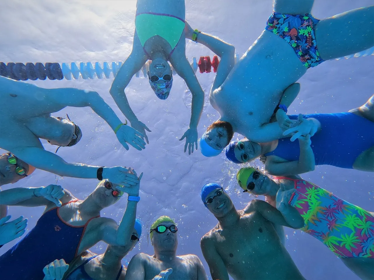 Jak nauczyć pływać dorosłego: pokonaj lęk i zyskaj pewność siebie