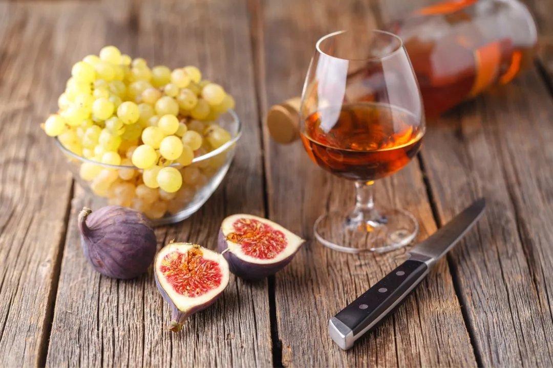 Jakie przekąski do whisky? Odkryj smaki, które zachwycą Twoje podniebienie