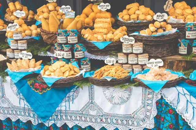 Co zjeść w Zakopanem? Odkryj najlepsze góralskie przysmaki
