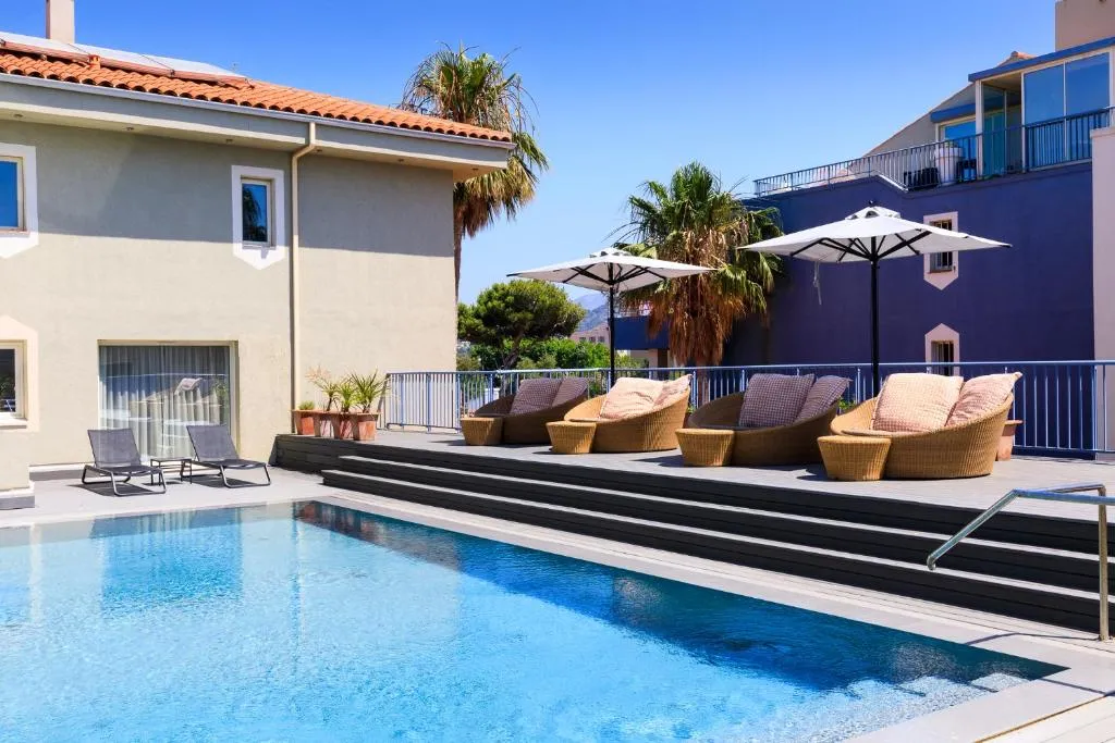 Hotel Best Western w L'Île-Rousse - Idealne miejsce na wakacje