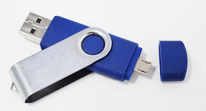 Jak zgrać muzykę z telefonu na pendrive bez problemów i błędów