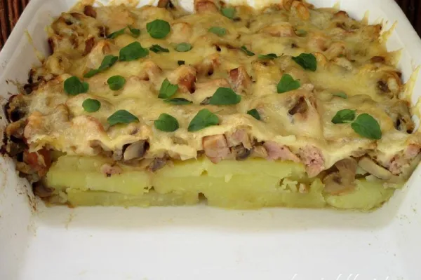 Sprawdzony przepis na zapiekankę ziemniaczaną z pieczarkami idealna!