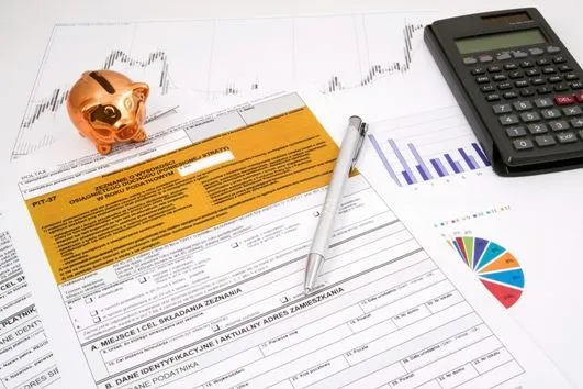 Jaki PIT rozlicza osoba fizyczna? Sprawdź, by uniknąć błędów w deklaracji