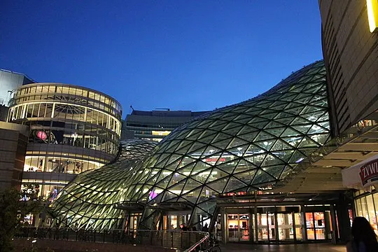 Gdzie znaleźć TK Maxx w Złotych Tarasach? Mapa i wskazówki dojazdu