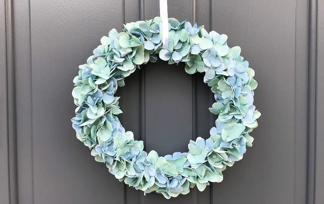 Jak zrobić wianek dekoracyjny – proste instrukcje krok po kroku