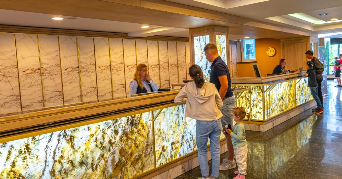 Co oznaczają gwiazdki w hotelu i jak nie dać się oszukać?