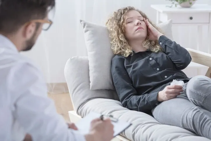 Nerwica hipochondryczna objawy: Jak je rozpoznać i zrozumieć?