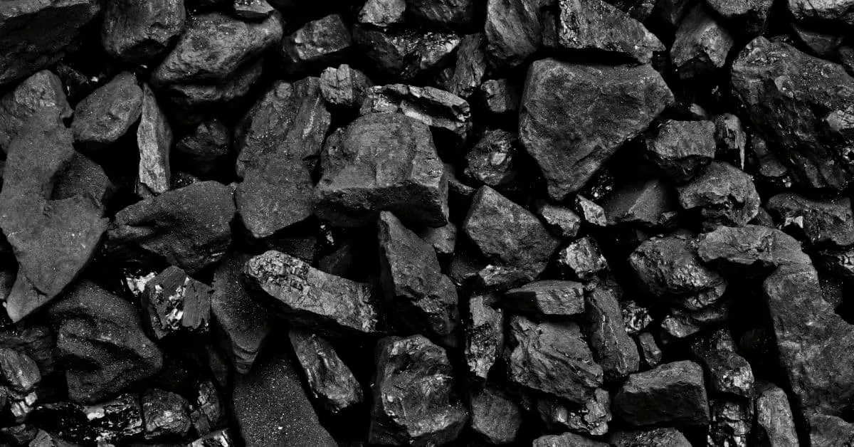 Z czego robi się ekogroszek? Poznaj proces produkcji i skład