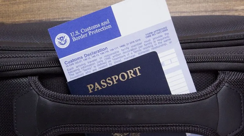 Oto aż 3 błędy z przejściówką EU-USA, które zrujnują twoją podróż