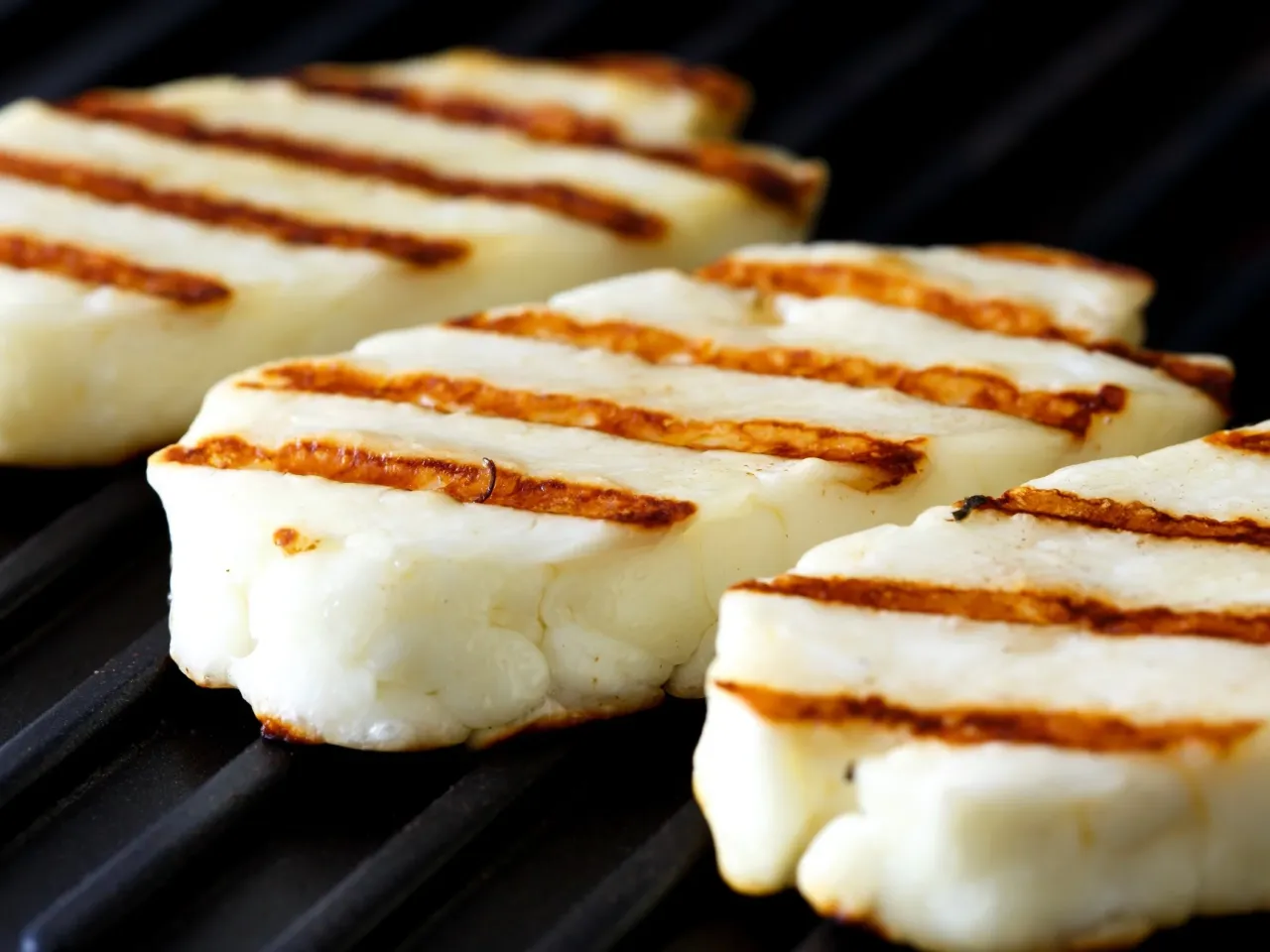 Halloumi z grilla - sekrety perfekcyjnego smaku i konsystencji