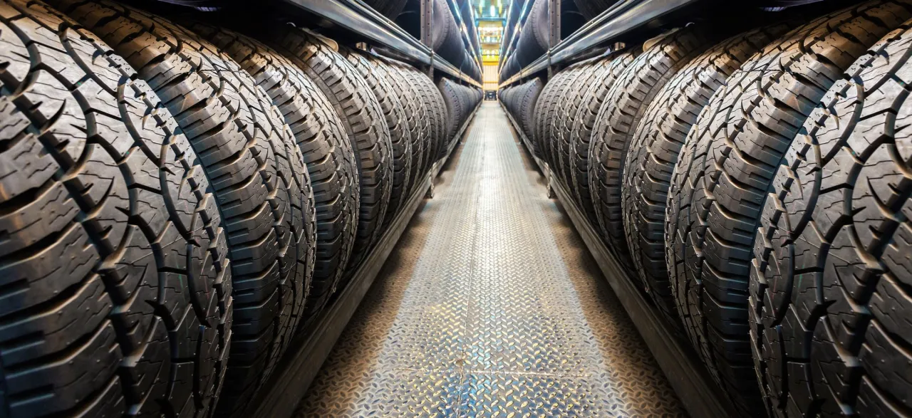 Jakie opony wybrać? 8 kluczowych czynników przy zakupie