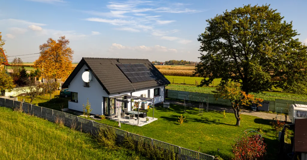 Czy fotowoltaika na dachu jest bezpieczna? Poznaj prawdziwe ryzyka