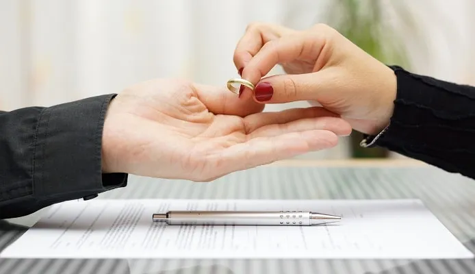 Jak sprawdzić uprawomocnienie wyroku rozwodowego i uniknąć problemów