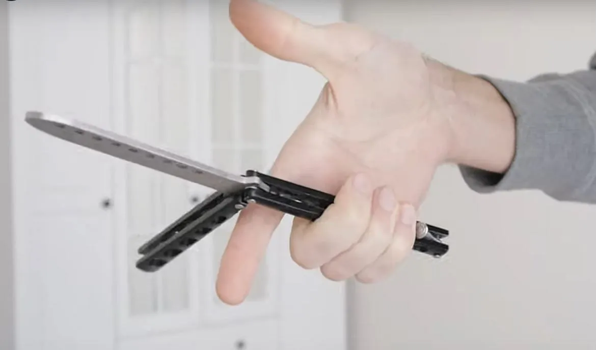 Czy nóż motylkowy jest legalny w Polsce? Zobacz, co musisz wiedzieć