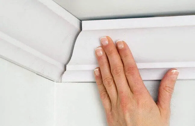 Jak dociąć listwy sufitowe w narożnikach bez błędów i frustracji