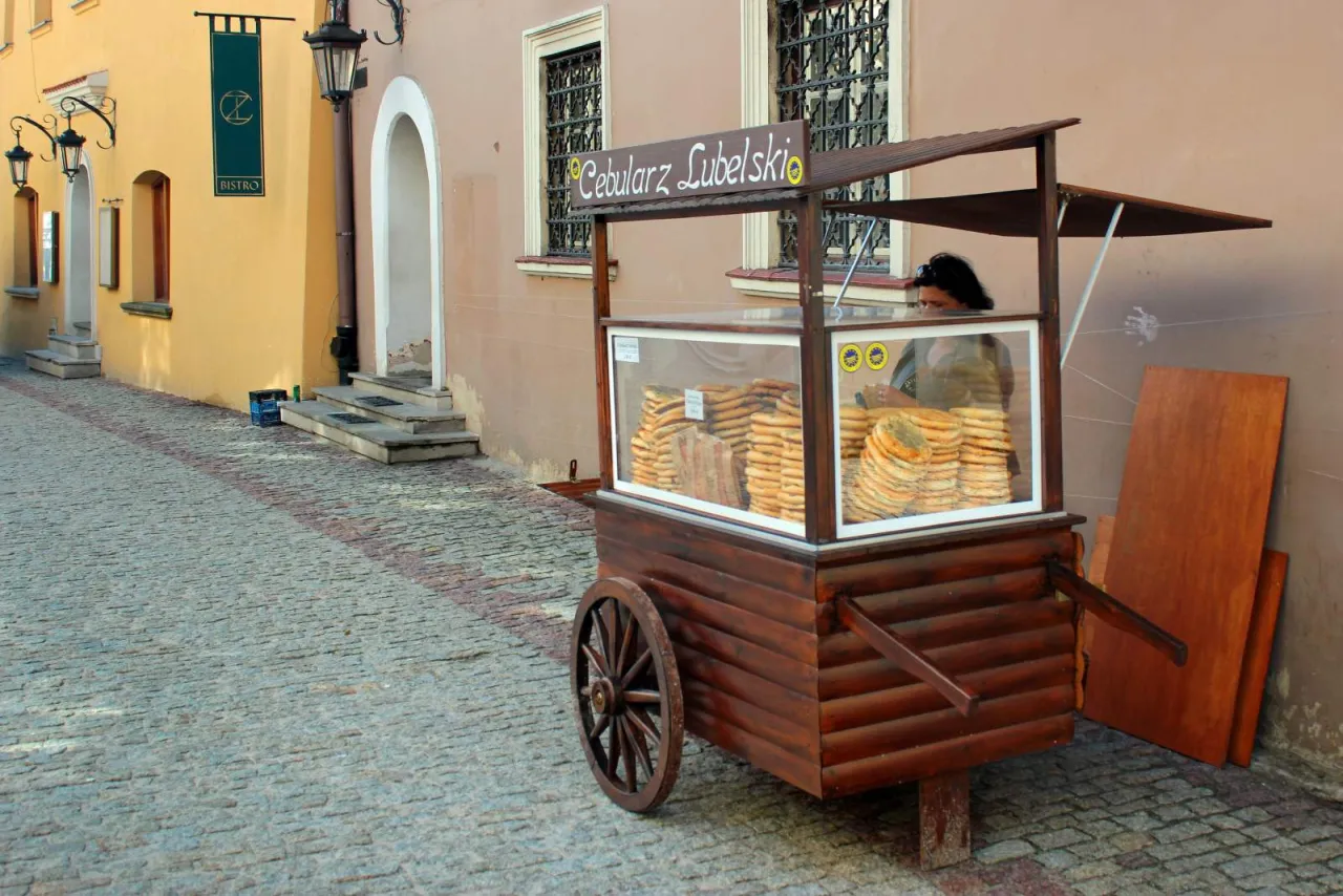 Potrawy regionalne Lubelszczyzny: odkryj smaki i tradycje tej kuchni