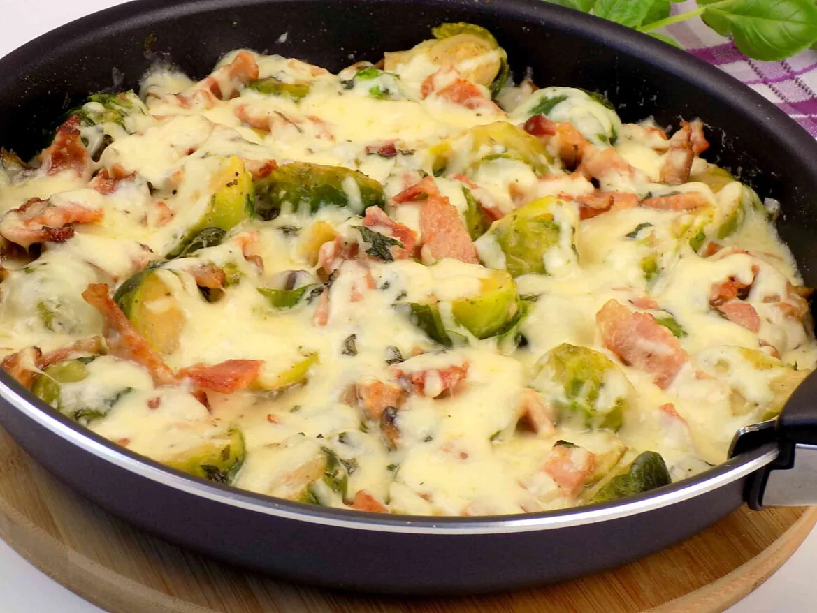 Prosta zapiekanka z brukselki, która zaskoczy Twoich gości smakiem