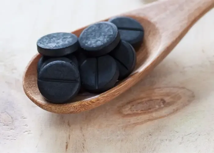 Skuteczne sposoby na rozwolnienie i ból brzucha, które pomogą