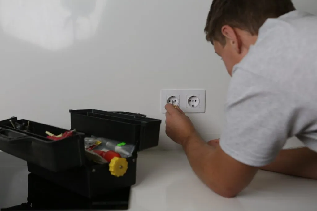 Ile kosztuje punkt elektryczny? Cennik i koszty instalacji 2024