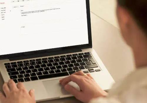 Jak napisać maila z CV bez ogłoszenia, aby przyciągnąć uwagę pracodawcy