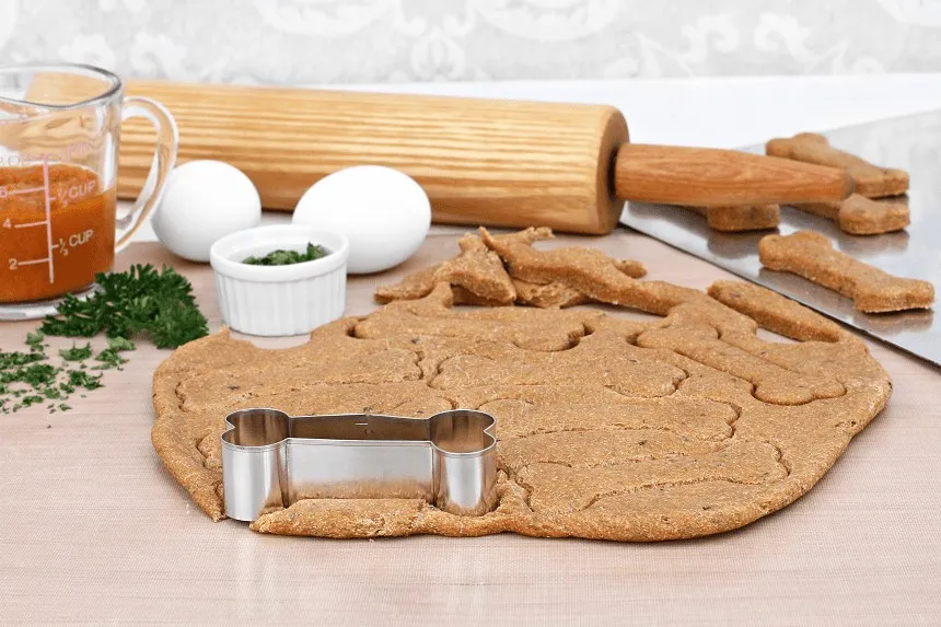 Jak zrobić smaczki dla psa: proste i zdrowe przepisy, które pokochasz