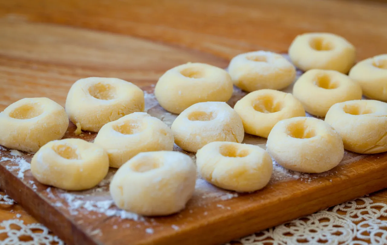 Jak zrobić, żeby kluski śląskie się nie kleiły po ugotowaniu? Sprawdzone sposoby