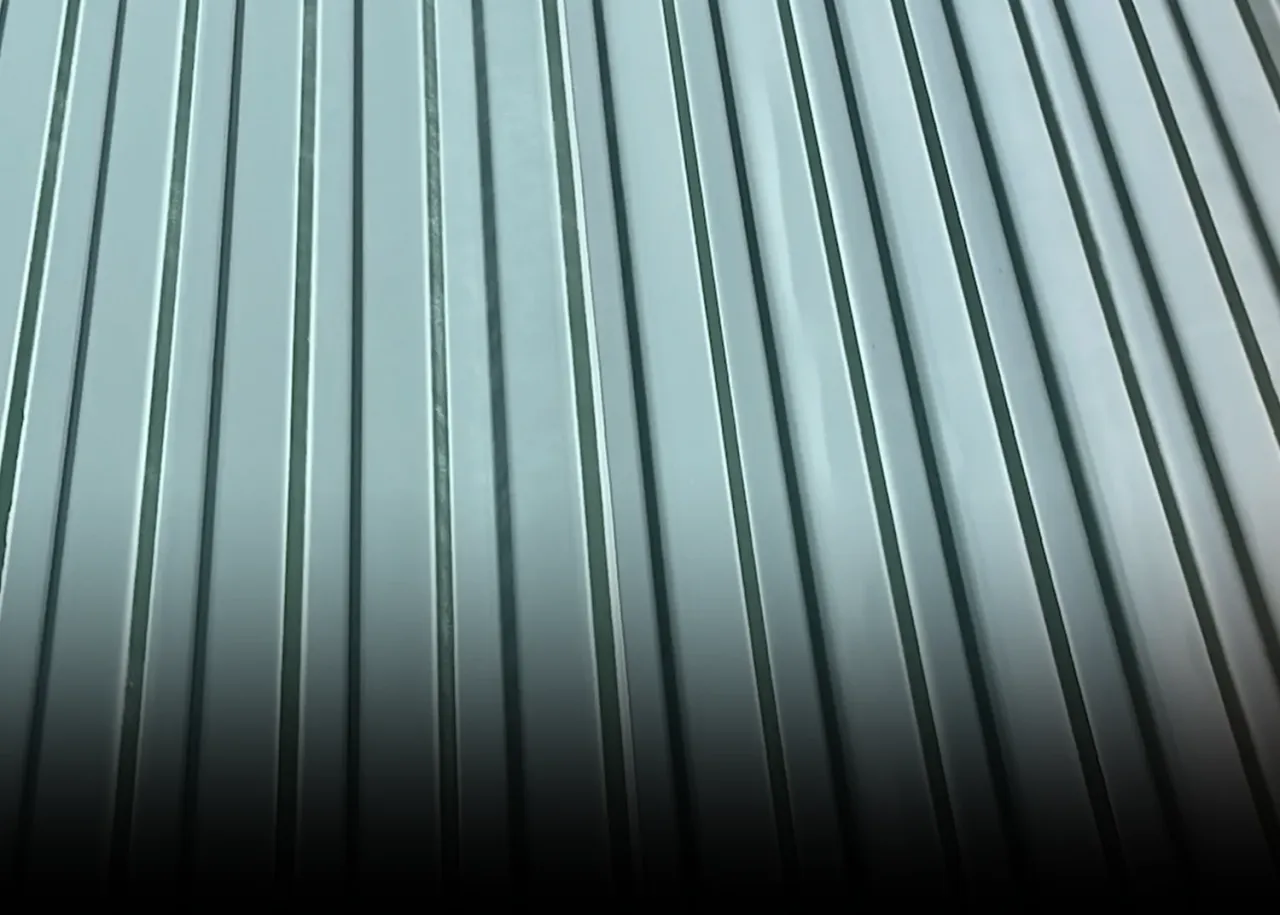 Czym pomalować dach z blachy, aby uniknąć kosztownych błędów?