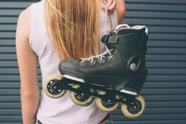 Rolki czy bieganie: które z tych aktywności jest lepsze dla Ciebie?