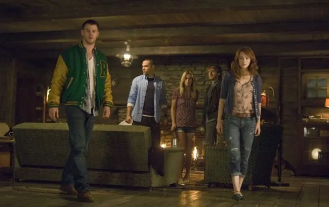 Zwiastun Dom w głębi lasu - mroczna tajemnica na ekranie