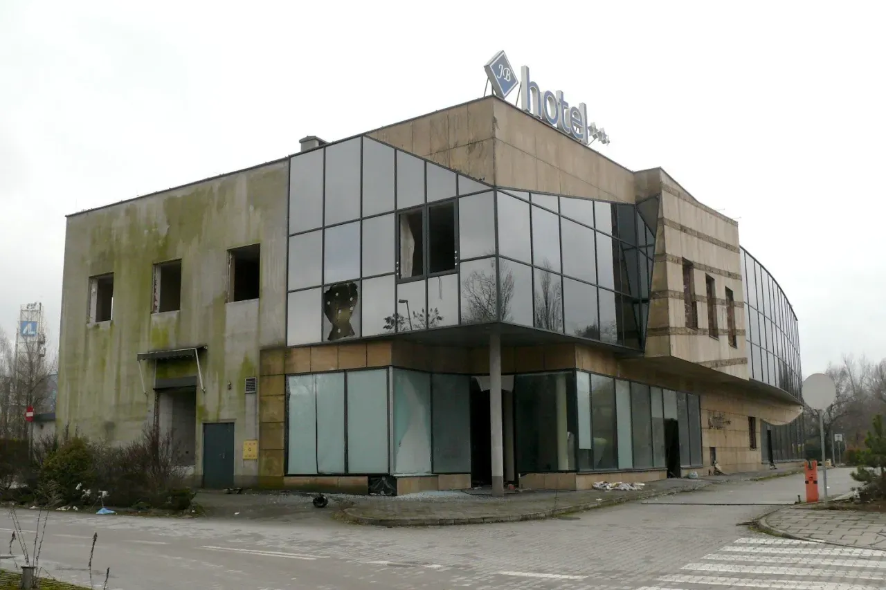 Hotel JB w Krakowie zamknięty - poznaj przyczyny i przyszłość obiektu