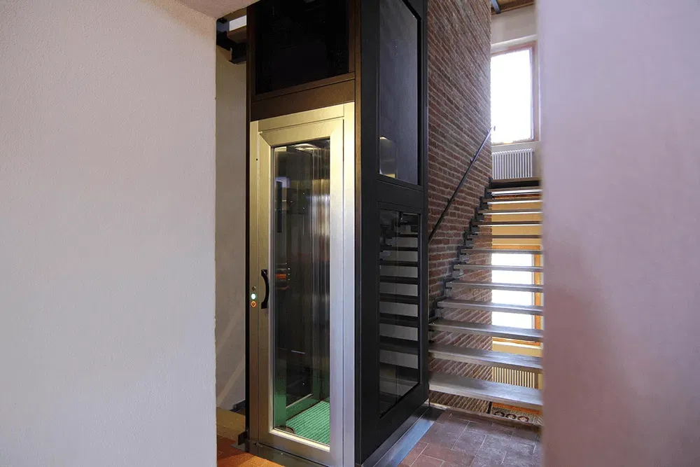 Ile kosztuje winda w bloku? Sprawdź, co wpływa na cenę i oszczędności