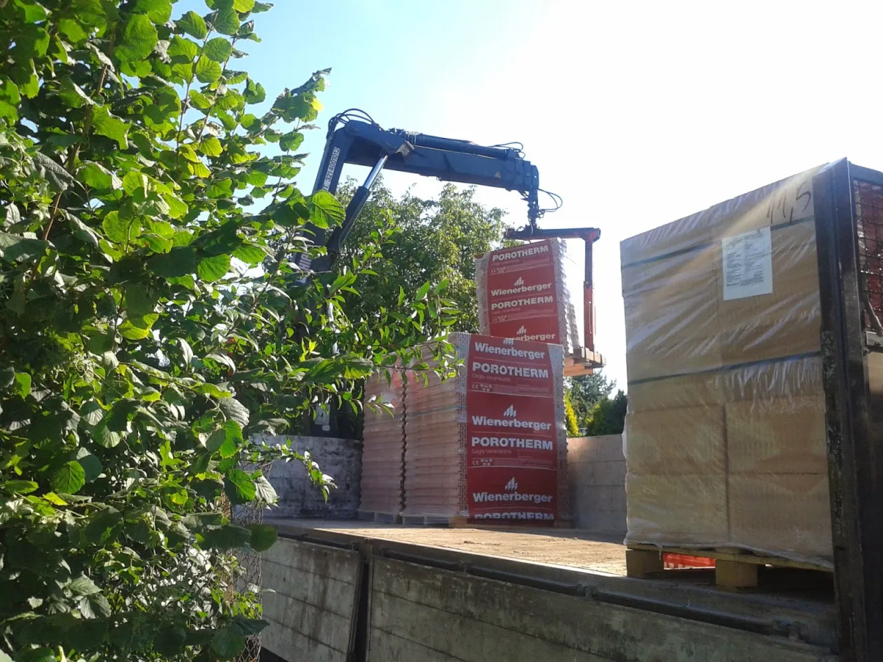 Ile cegły jest na palecie? Zaskakujące różnice w ilości cegieł